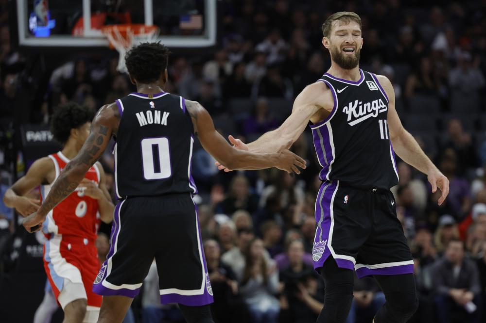 她屡屡刷新 她屡屡刷新